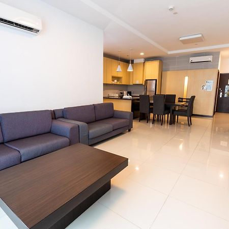 Luco Apartments @ Imperial Suites Kuching Buitenkant foto