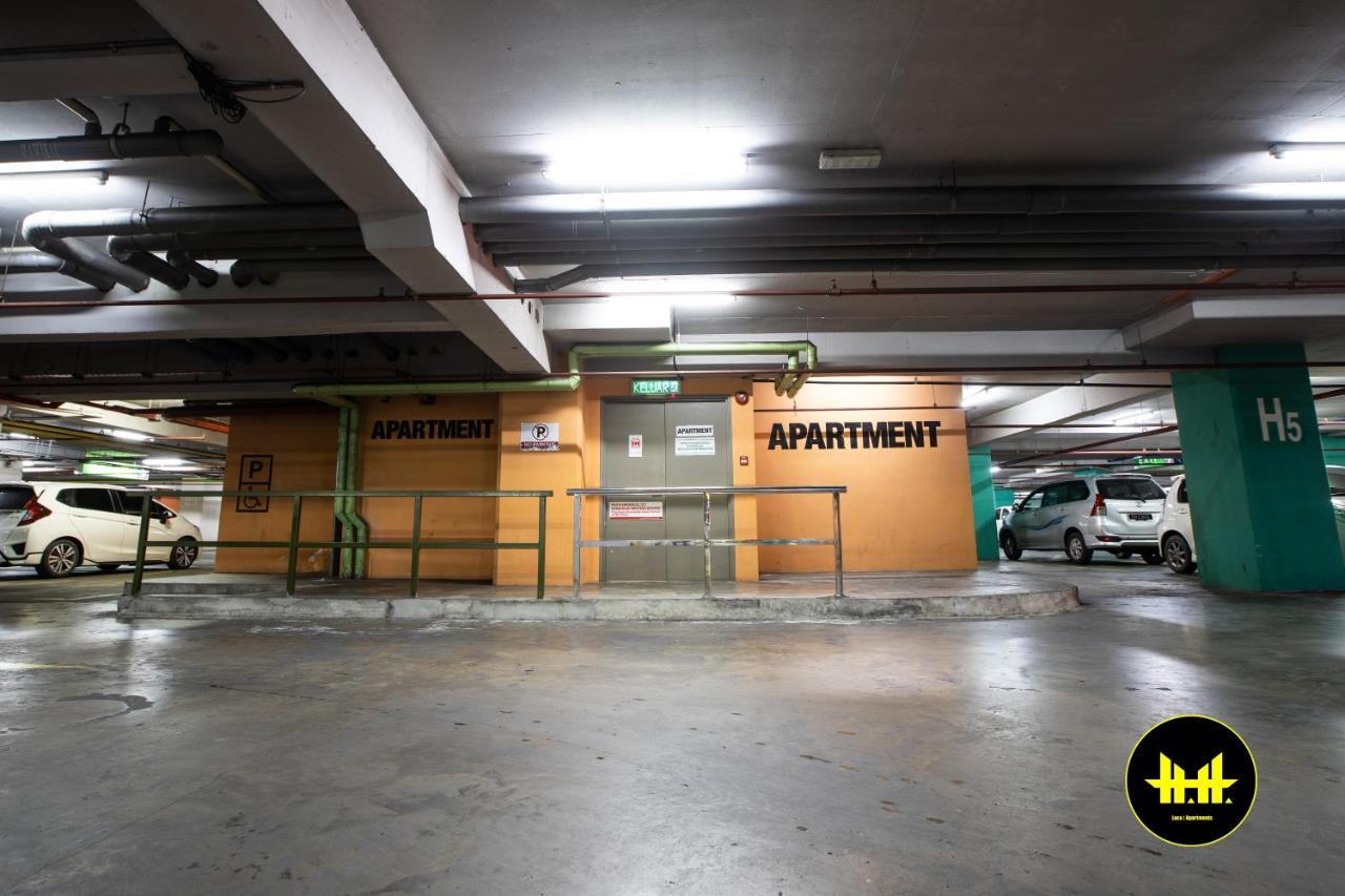 Luco Apartments @ Imperial Suites Kuching Buitenkant foto